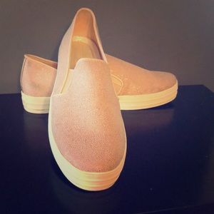 Women’s Skechers platform sneakers